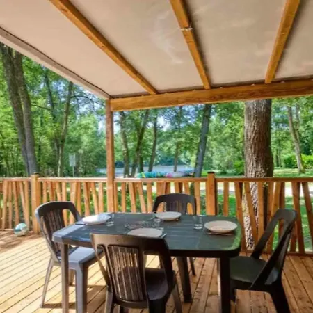 Роскошный шатер Zecamping 3 Etoiles Espace Aquatique Pet Friendly Mobil-home Bbq 4 Pers 3*